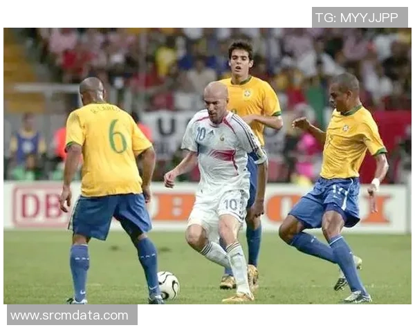 2002年巴西足球明星的辉煌历程与传奇瞬间回顾